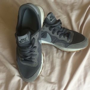 Nike Womens Air Pegasus Shoes